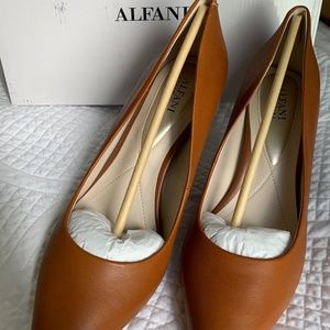 ALFANI  Leather  Womens  3” Heel Shoes Size 10.5 M